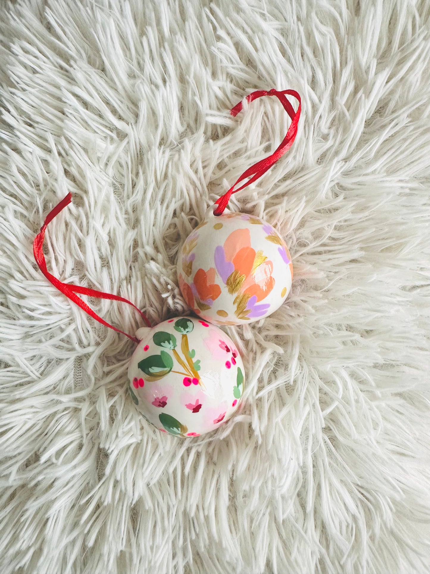 Bola La mas cuqui del árbol.