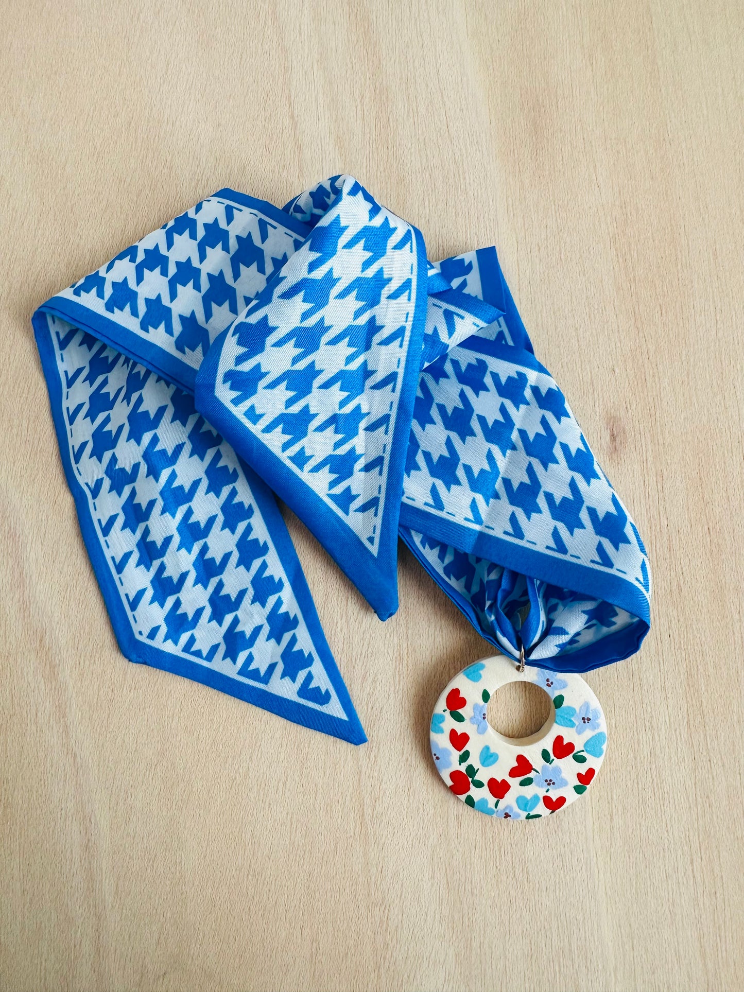 Adorno para bolso pata de gallo azulón (con agujero).