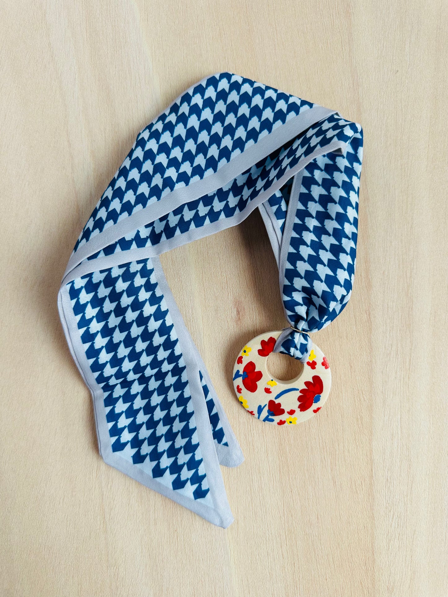 Adorno para bolso pata de gallo azul marino (con agujero).