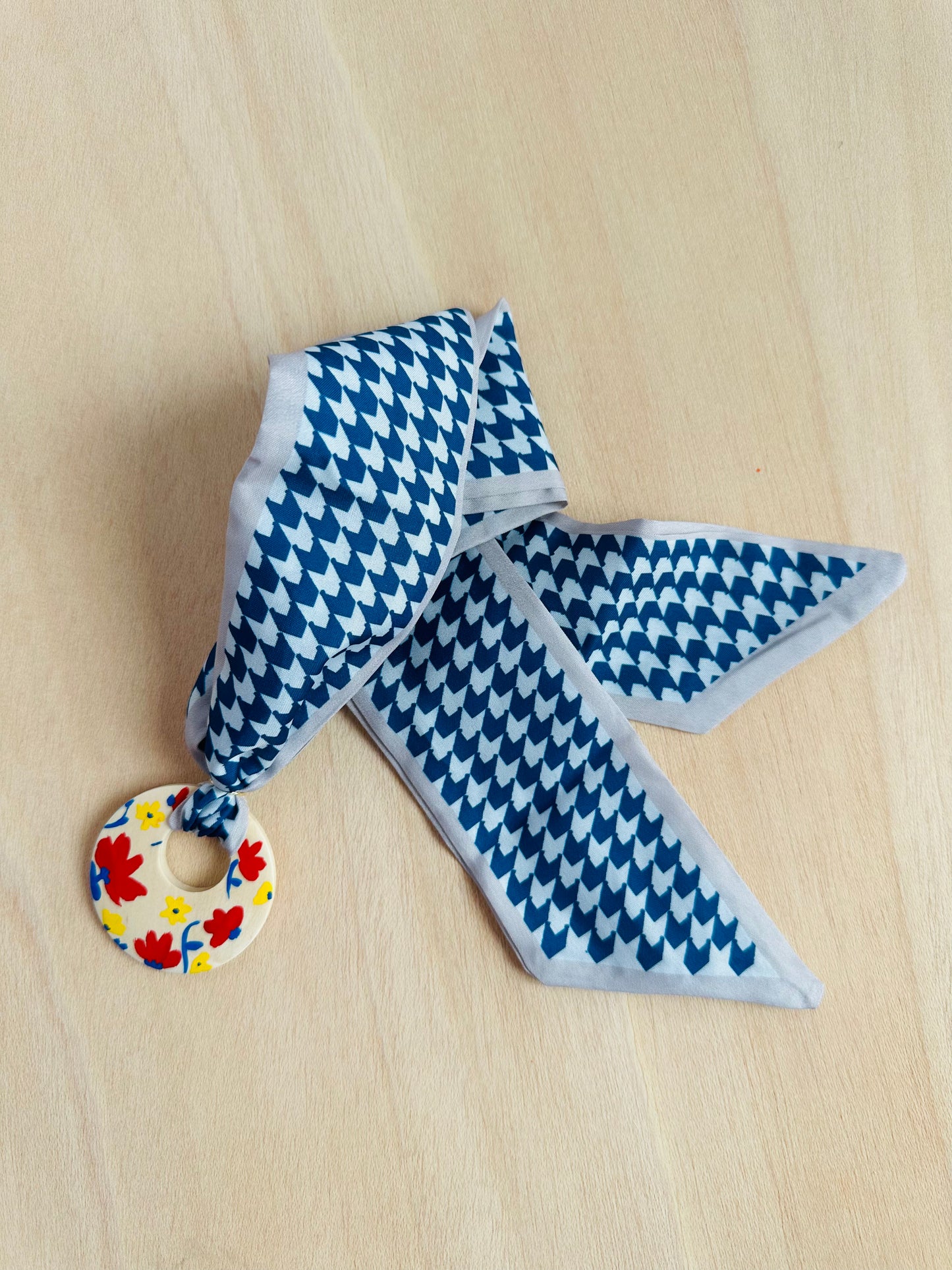 Adorno para bolso pata de gallo azul marino (con agujero).