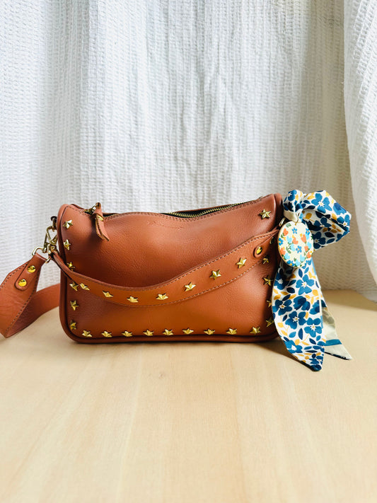 Adorno para bolso flores azules .