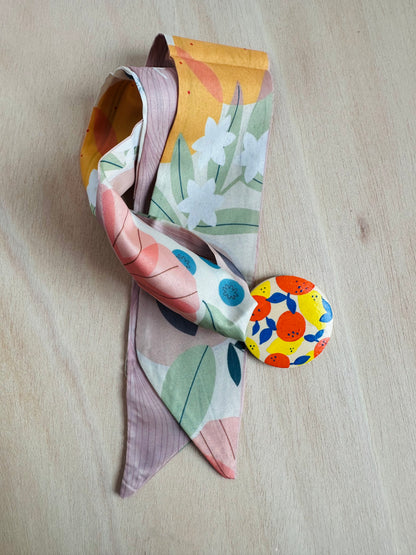 Adorno para bolso pañuelo y medallón de naranjas.