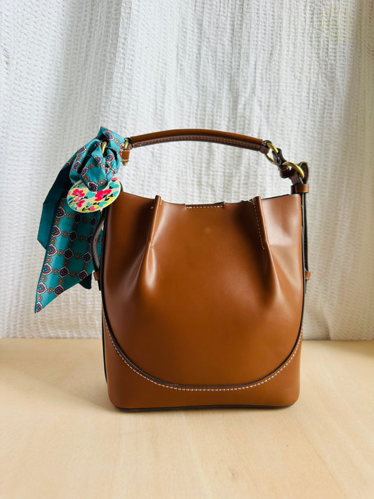 Adorno para bolso turquesa estampado clásico (con agujero).